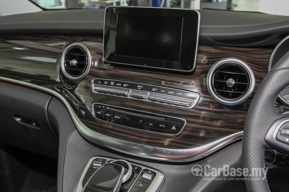 Mercedes-Benz V-Class W447 (2015) Interior