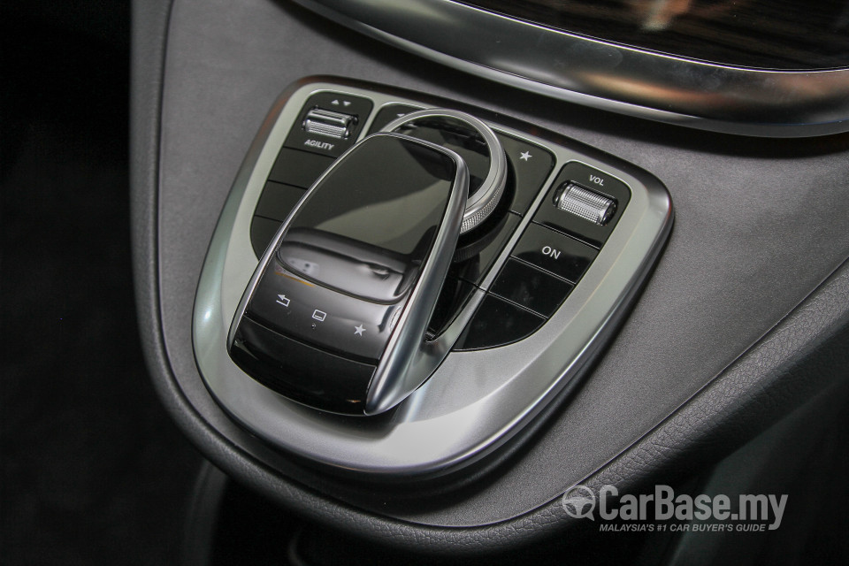 Mercedes-Benz V-Class W447 (2015) Interior
