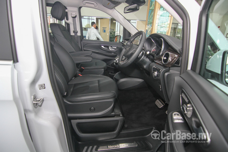 Mercedes-Benz V-Class W447 (2015) Interior