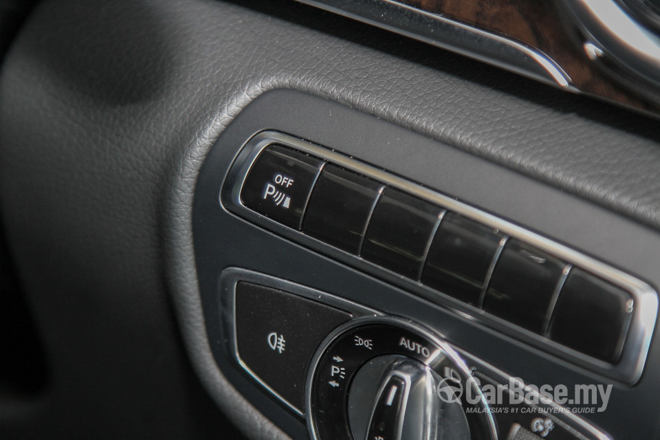 Mercedes-Benz V-Class W447 (2015) Interior