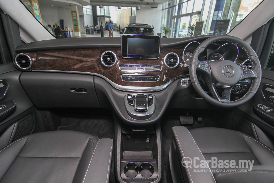 Mercedes-Benz V-Class W447 (2015) Interior