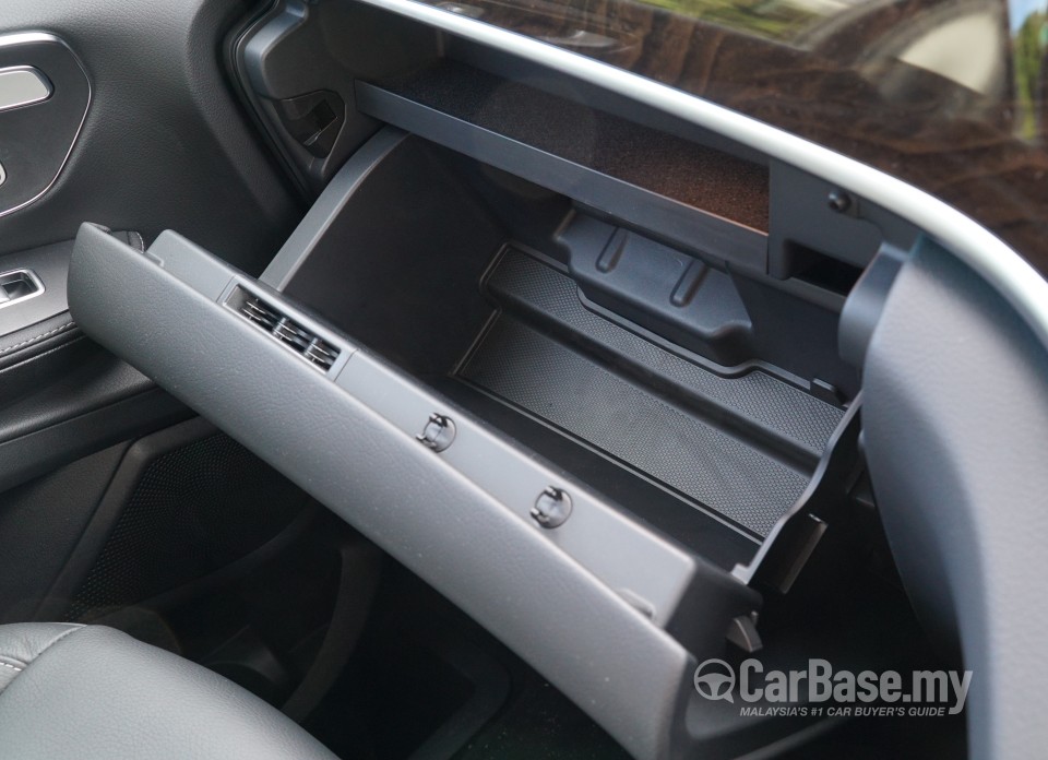 Mercedes-Benz V-Class W447 (2015) Interior