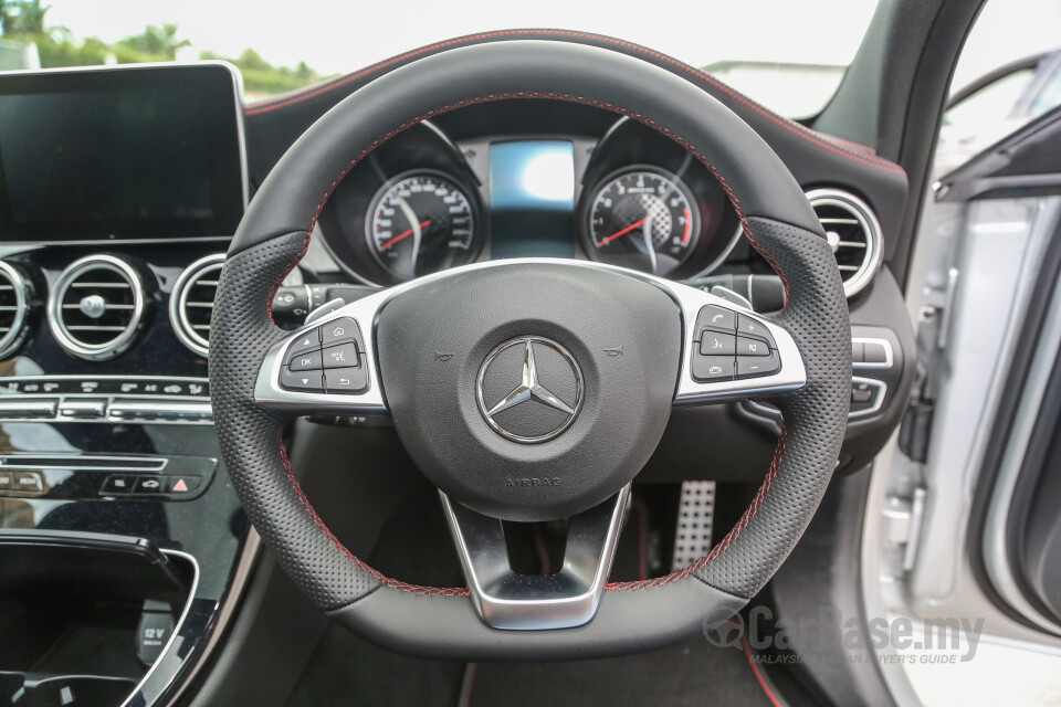 Perodua Aruz D38L (2019) Interior