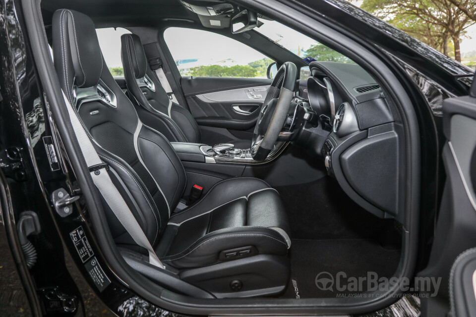 Proton Exora Mk1 RC (2019) Interior