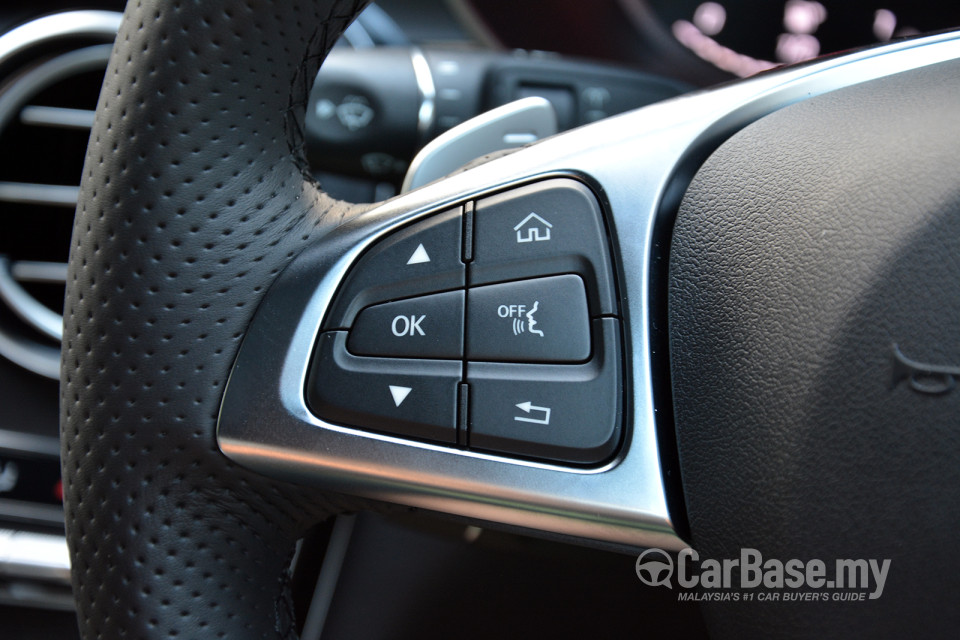 Mercedes-Benz GLC X253 (2016) Interior
