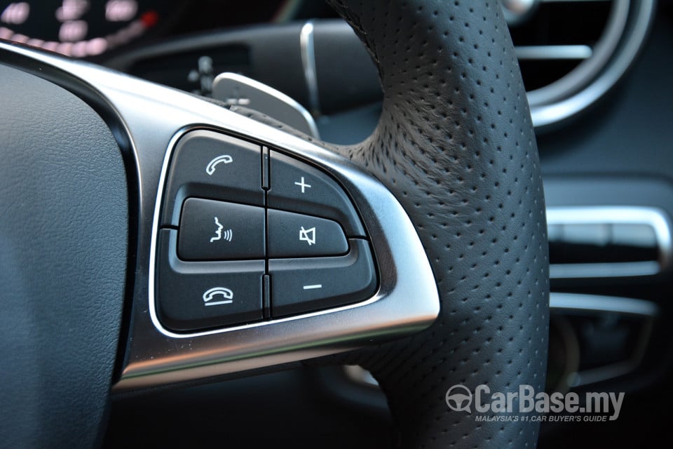 Mercedes-Benz GLC X253 (2016) Interior