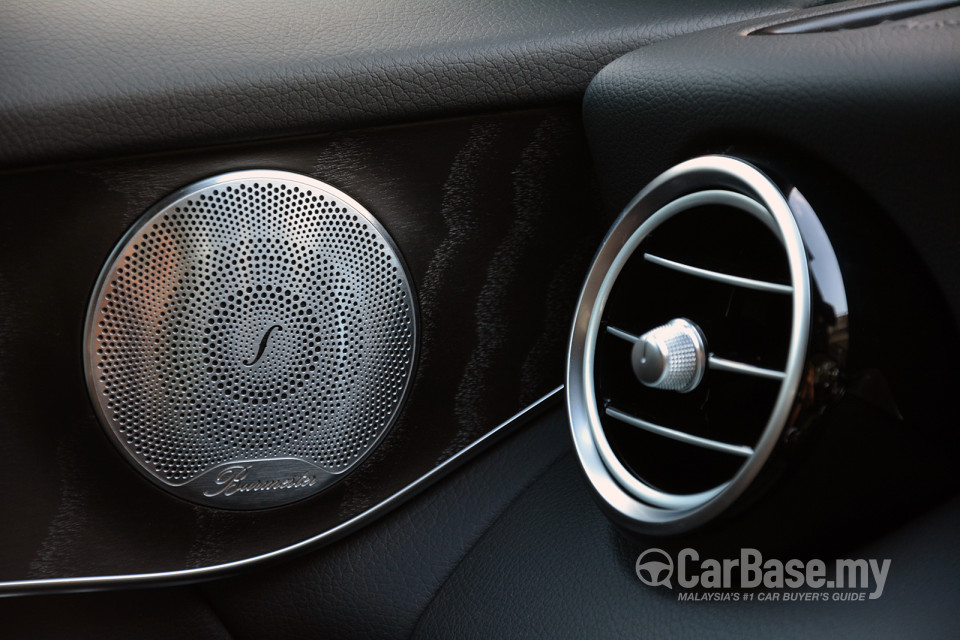 Mercedes-Benz GLC X253 (2016) Interior