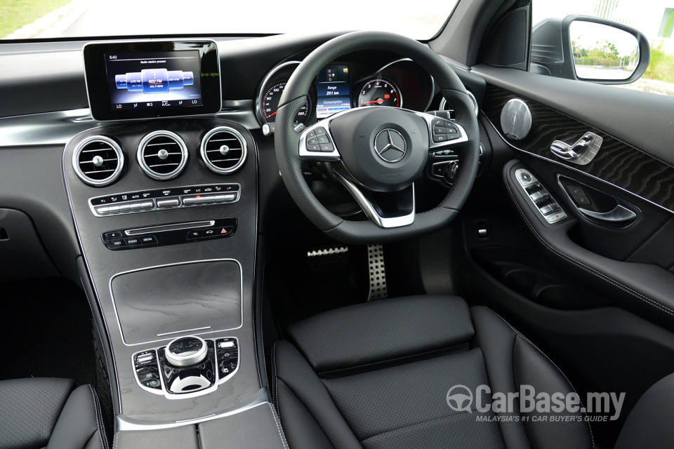 Mercedes-Benz GLC X253 (2016) Interior