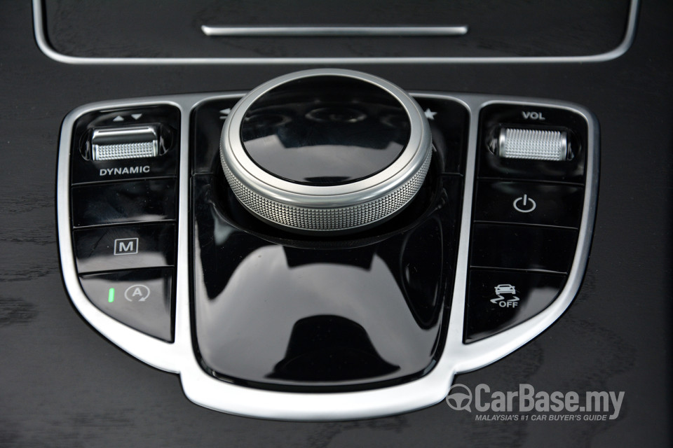 Mercedes-Benz GLC X253 (2016) Interior