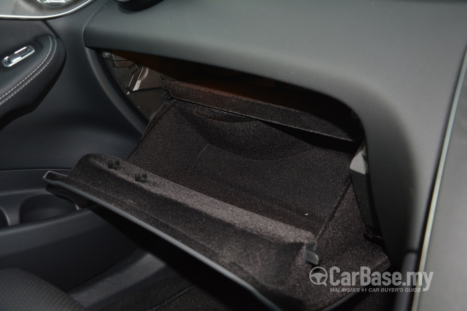 Mercedes-Benz GLC X253 (2016) Interior