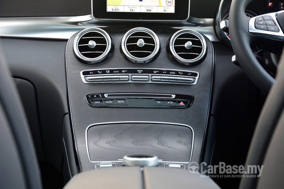 Mercedes-Benz GLC X253 (2016) Interior