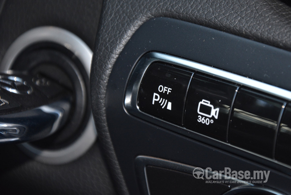 Mercedes-Benz GLC X253 (2016) Interior