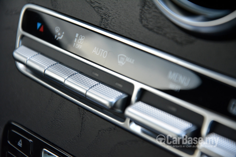 Mercedes-Benz GLC X253 (2016) Interior