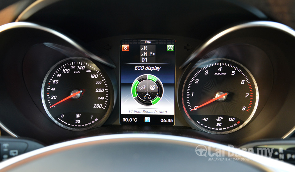 Mercedes-Benz GLC X253 (2016) Interior