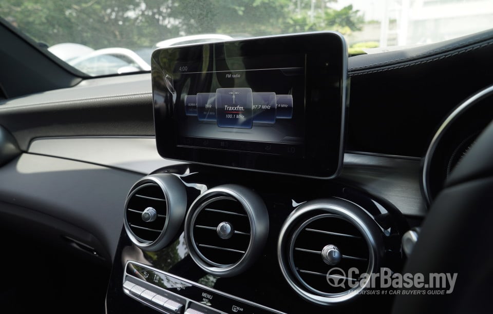 Mercedes-Benz GLC X253 (2016) Interior