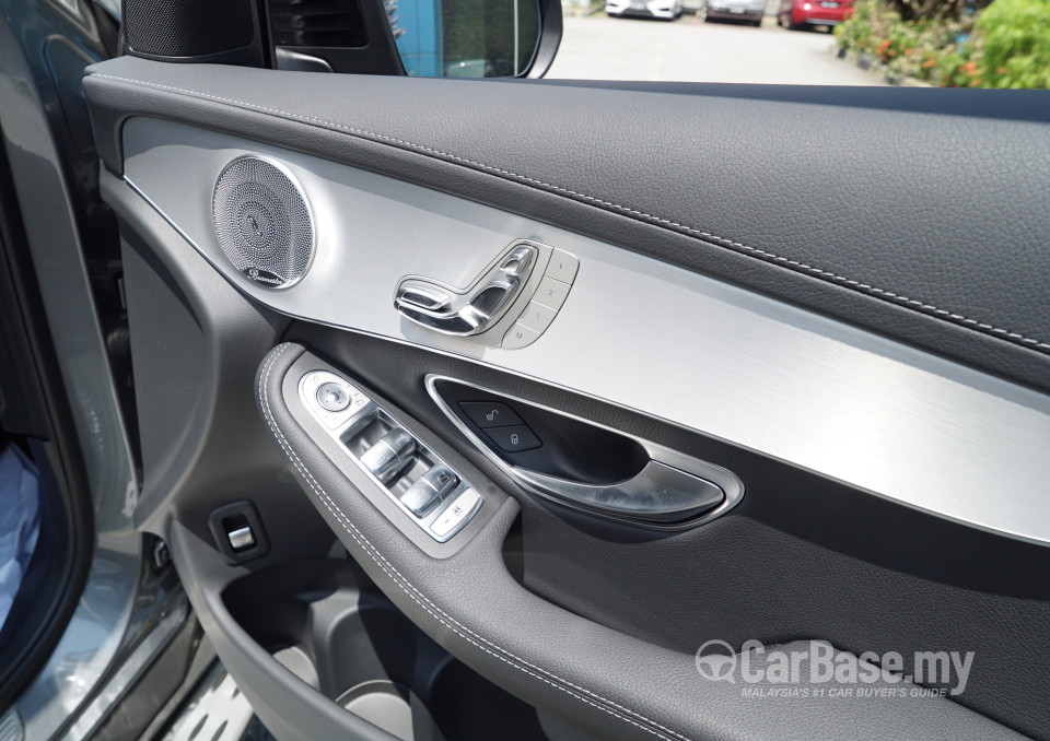Mercedes-Benz GLC X253 (2016) Interior