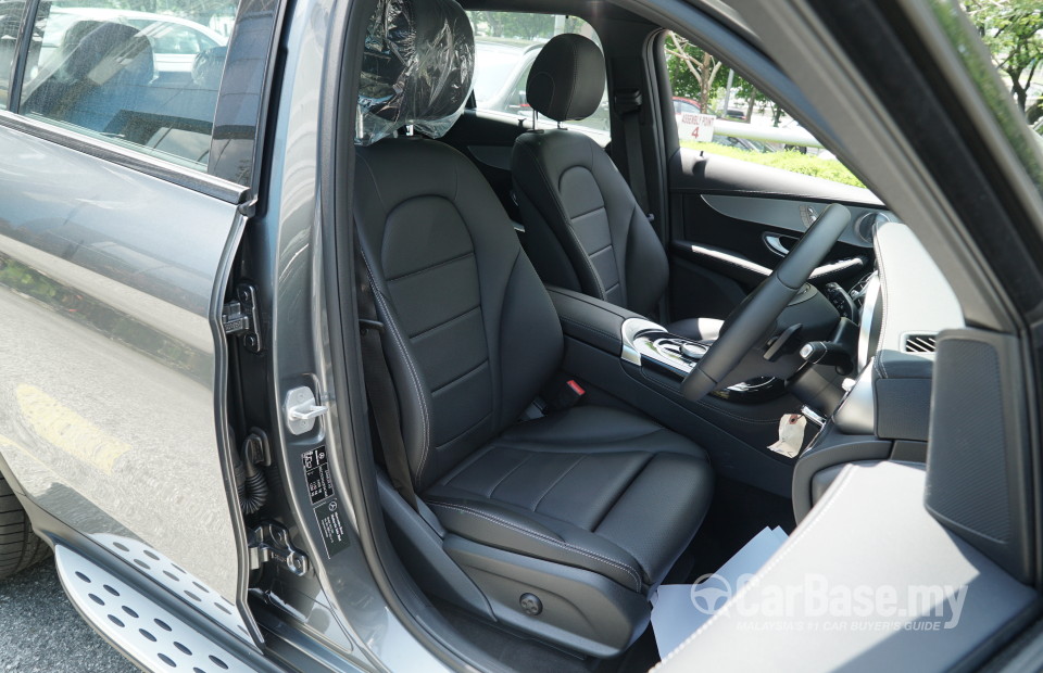 Mercedes-Benz GLC X253 (2016) Interior