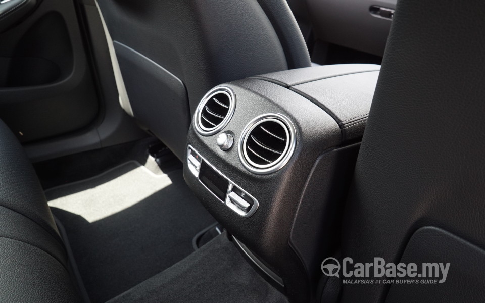 Mercedes-Benz GLC X253 (2016) Interior