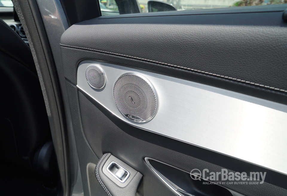 Mercedes-Benz GLC X253 (2016) Interior