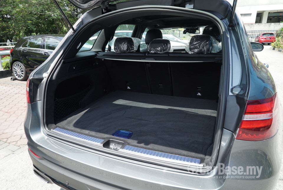 Mercedes-Benz GLC X253 (2016) Interior