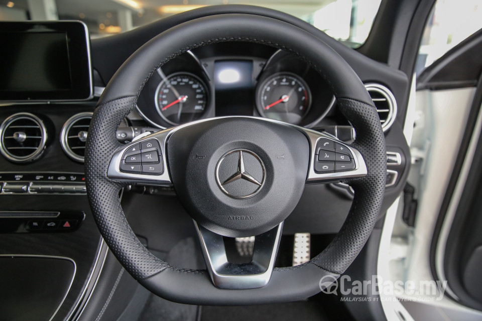 Mercedes-Benz GLC X253 (2016) Interior