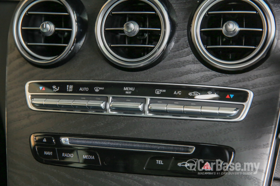 Mercedes-Benz GLC X253 (2016) Interior