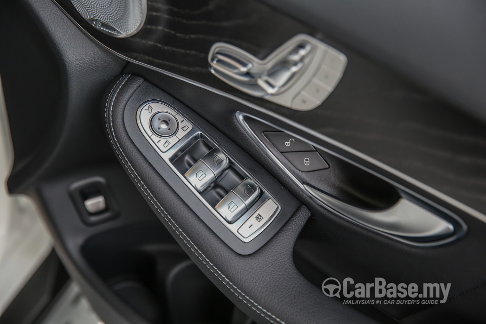 Mercedes-Benz GLC X253 (2016) Interior
