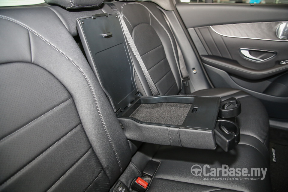 Mercedes-Benz GLC X253 (2016) Interior