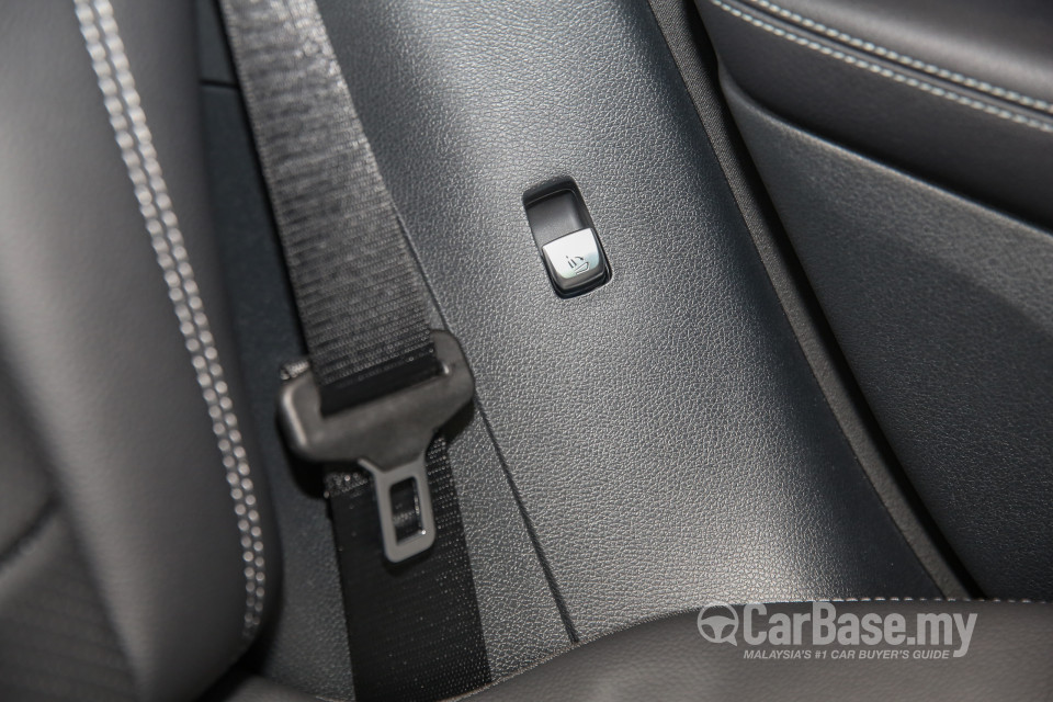 Mercedes-Benz GLC X253 (2016) Interior