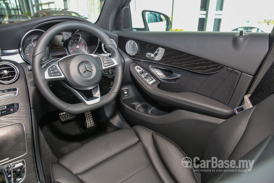 Mercedes-Benz GLC X253 (2016) Interior