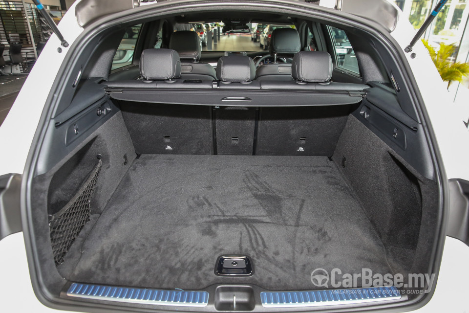 Mercedes-Benz GLC X253 (2016) Interior