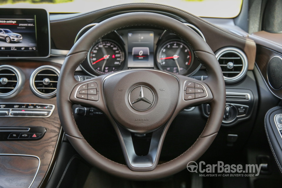 Mercedes-Benz GLC X253 (2016) Interior