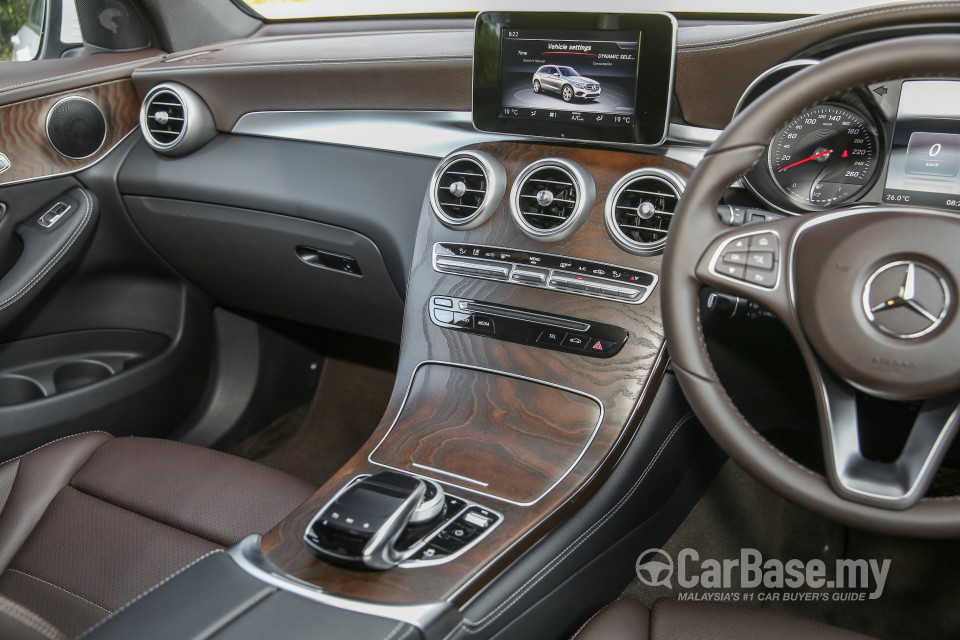 Mercedes-Benz GLC X253 (2016) Interior