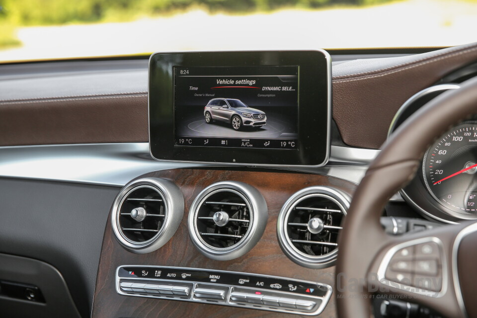 Audi Q5 FY (2019) Interior