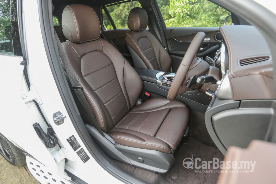 Mercedes-Benz GLC X253 (2016) Interior