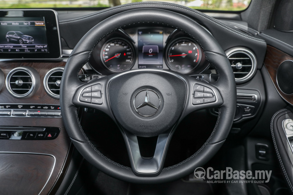 Mercedes-Benz GLC X253 (2016) Interior