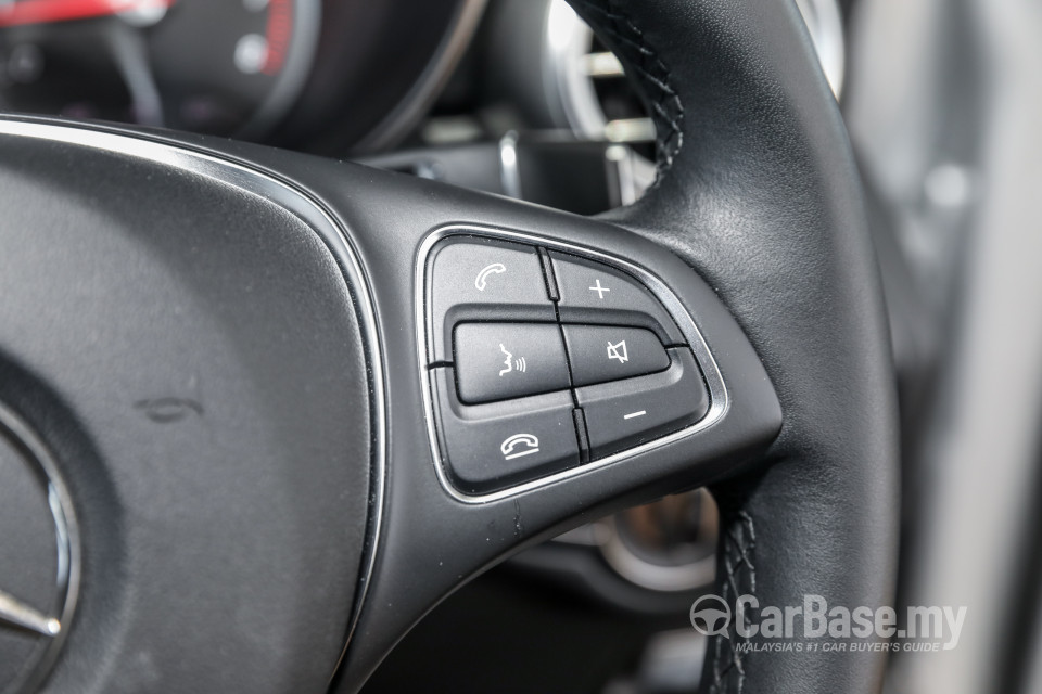 Mercedes-Benz GLC X253 (2016) Interior