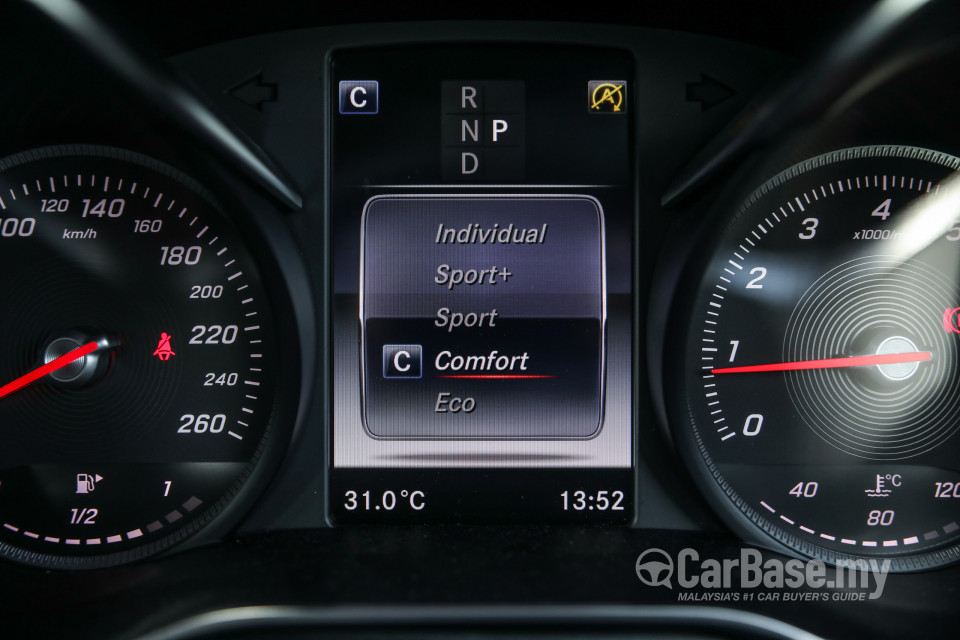 Mercedes-Benz GLC X253 (2016) Interior