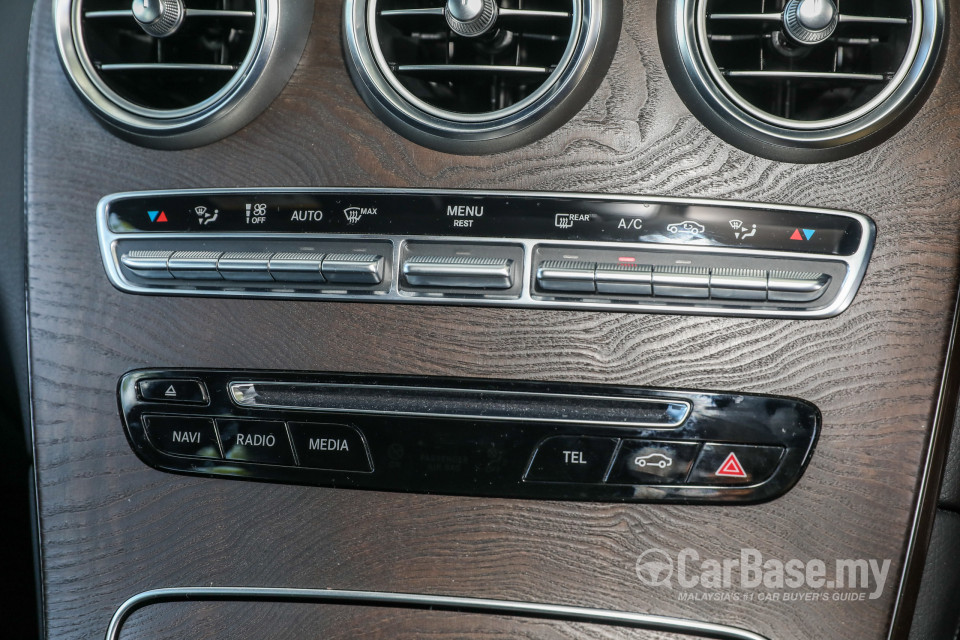 Mercedes-Benz GLC X253 (2016) Interior