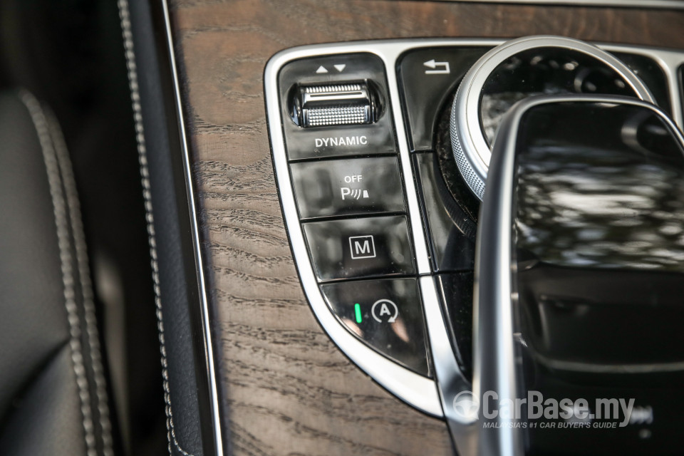 Mercedes-Benz GLC X253 (2016) Interior
