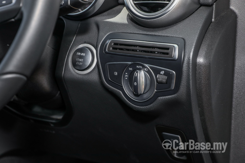 Mercedes-Benz GLC X253 (2016) Interior