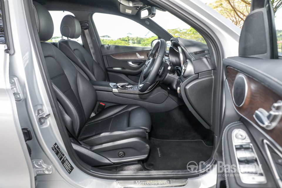 Mercedes-Benz GLC X253 (2016) Interior