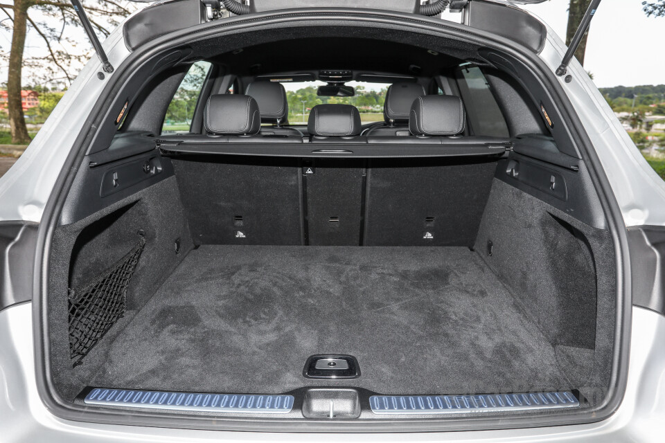 Perodua Aruz D38L (2019) Interior