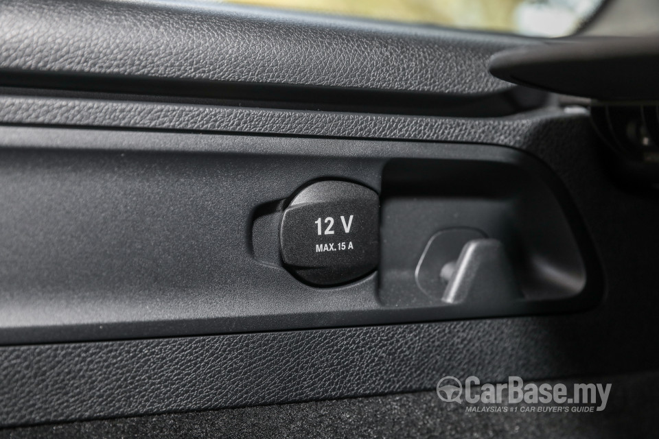 Mercedes-Benz GLC X253 (2016) Interior
