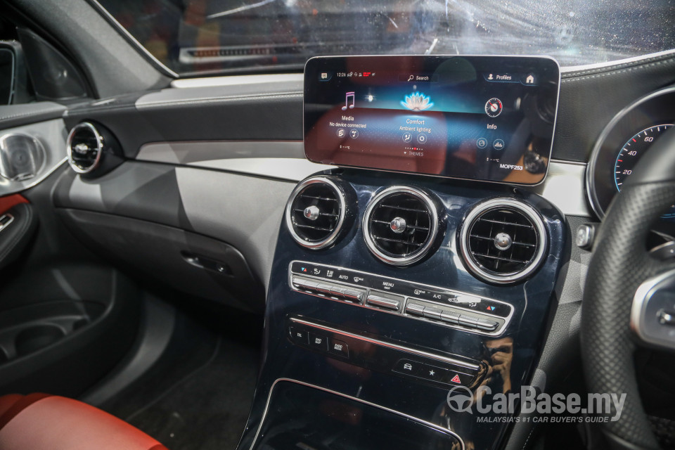 Mercedes-Benz GLC X253 Facelift (2019) Interior