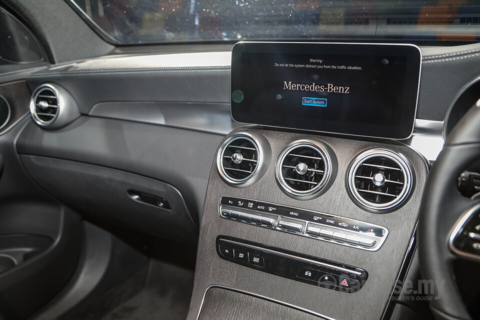 Audi A4 B9 (2016) Interior