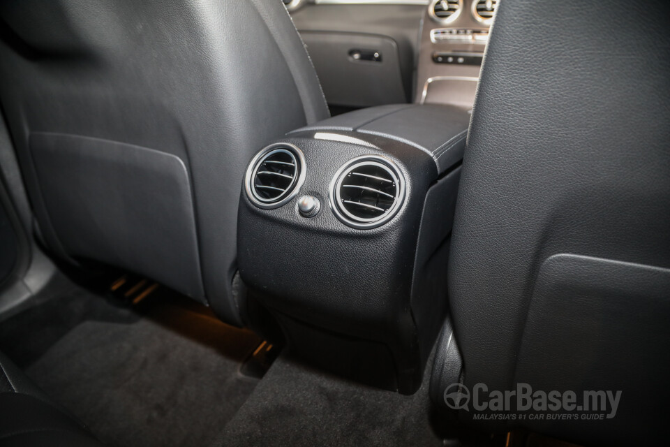 Chevrolet Cruze J300 (2012) Interior