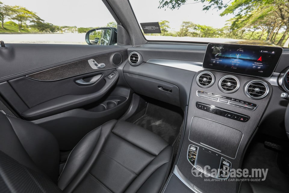 Mercedes-Benz GLC X253 Facelift (2019) Interior