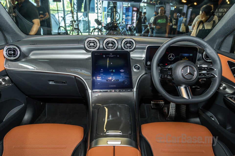 Mercedes-Benz GLC X254 (2023) Interior