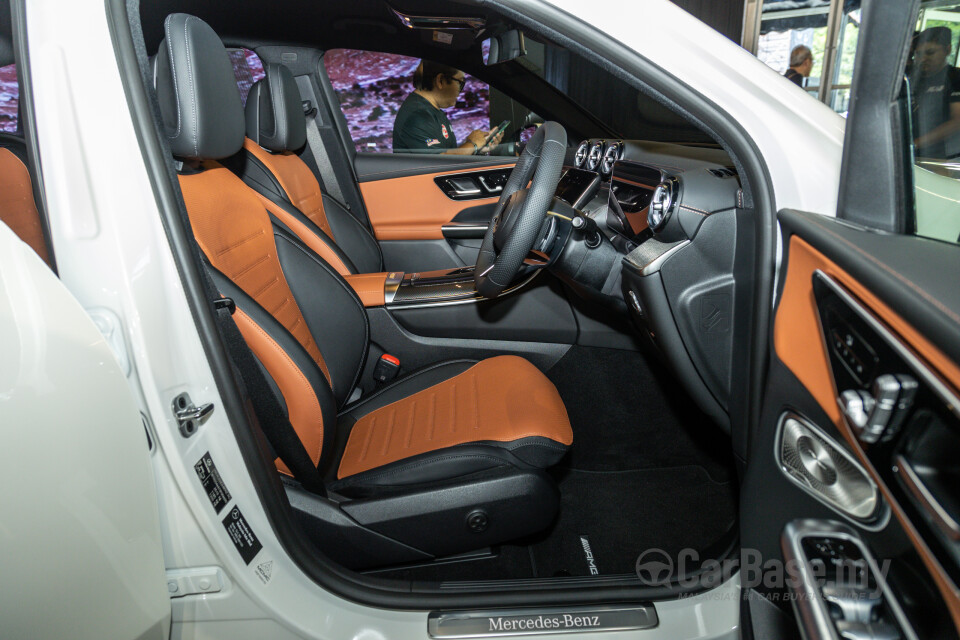 Mercedes-Benz GLC X254 (2023) Interior